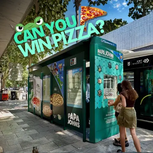 Papa Johns Brings Toy Story Claw Machine To Madrid